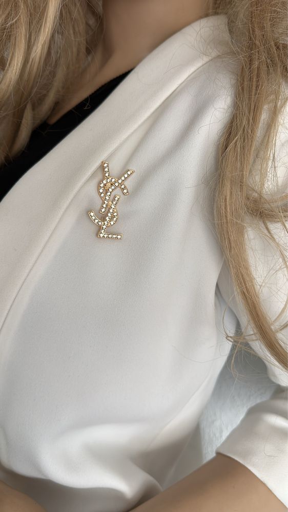 Broszka z cyrkoniami YSL – elegancki ,luksusowy dodatek, nowa