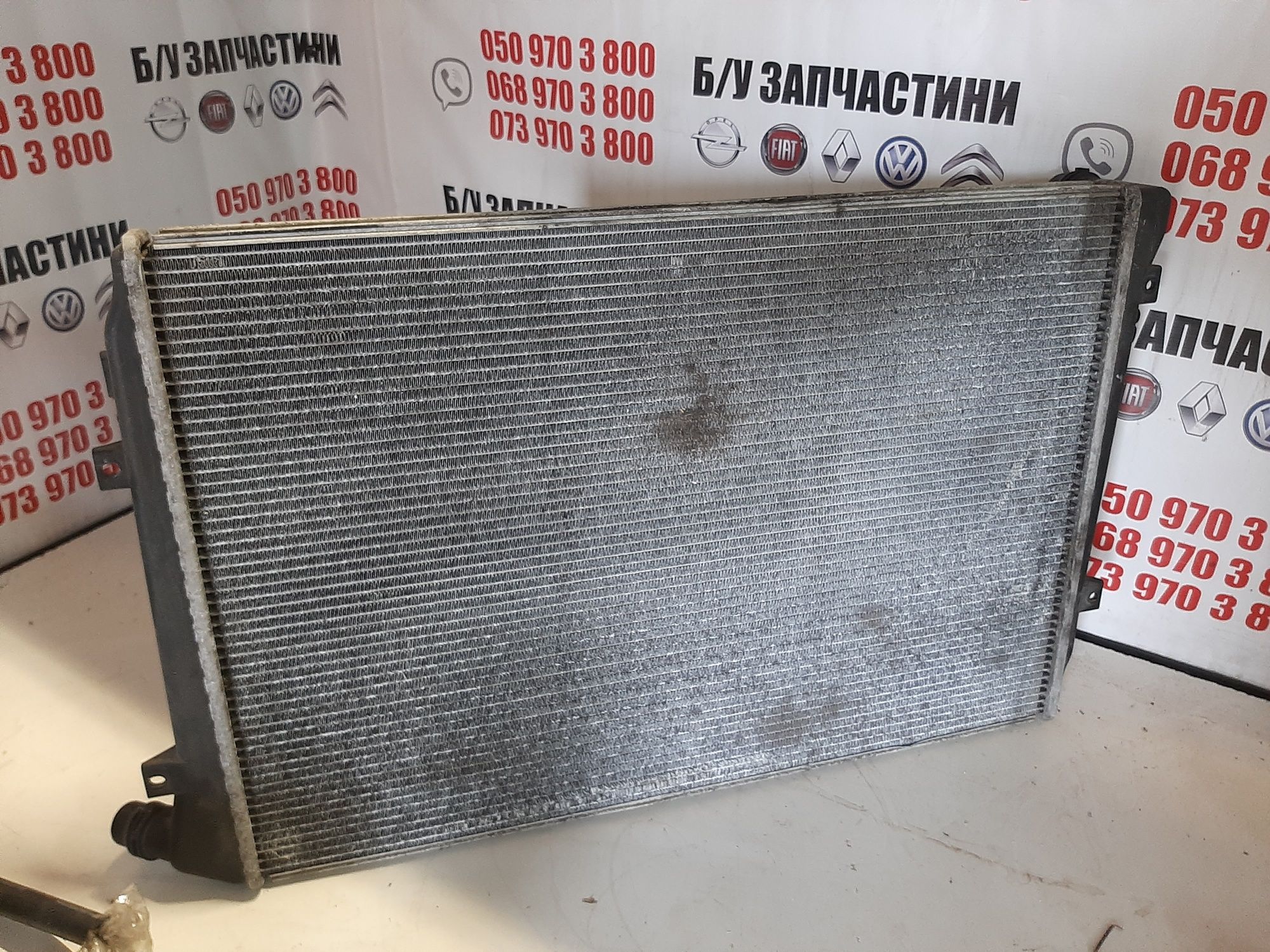 Радіатор охолодження двигуна 2.0 тді Volkswagen Golf5 TOURAN B6 Caddy
