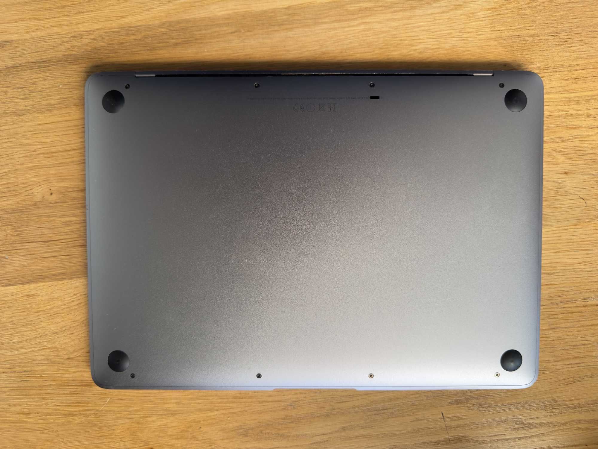 MacBook 12" Retina 2017 • m3 • 8/256 • 373 cykli • ładowarka