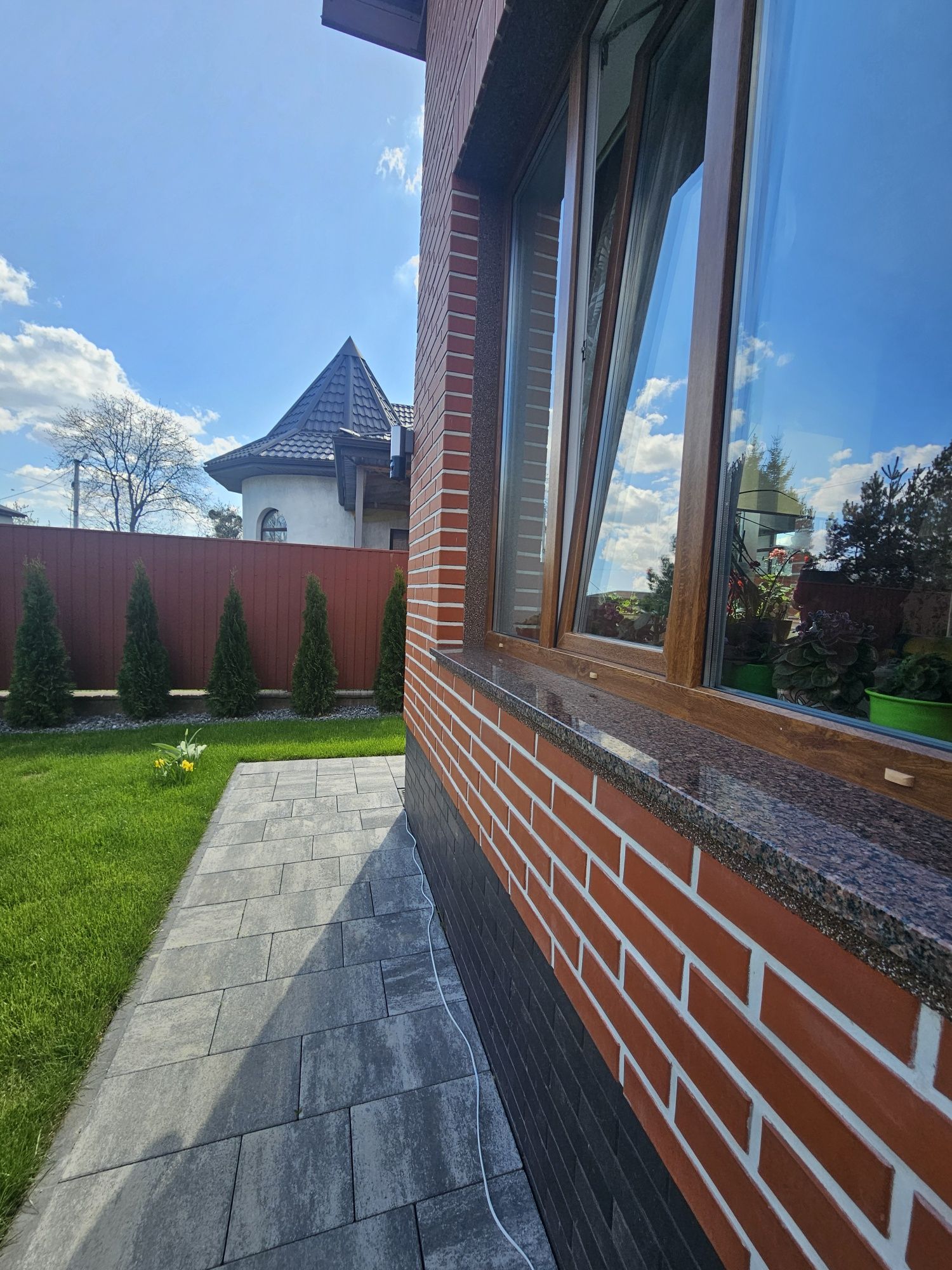 Будинок на дві сім'ї в місті , обмін , розтермінування