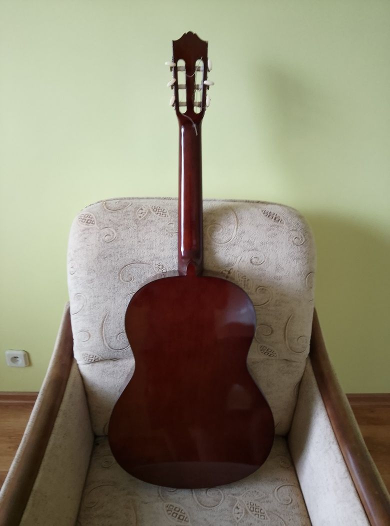 YAMAHA  C-40 gitara