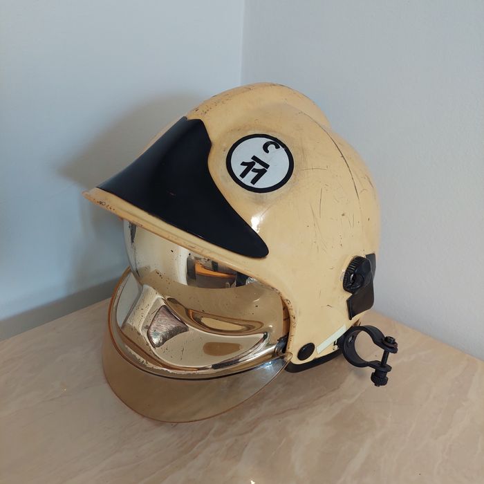 Каска шлем шолом пожежного пожарного пожарний MSAGallet