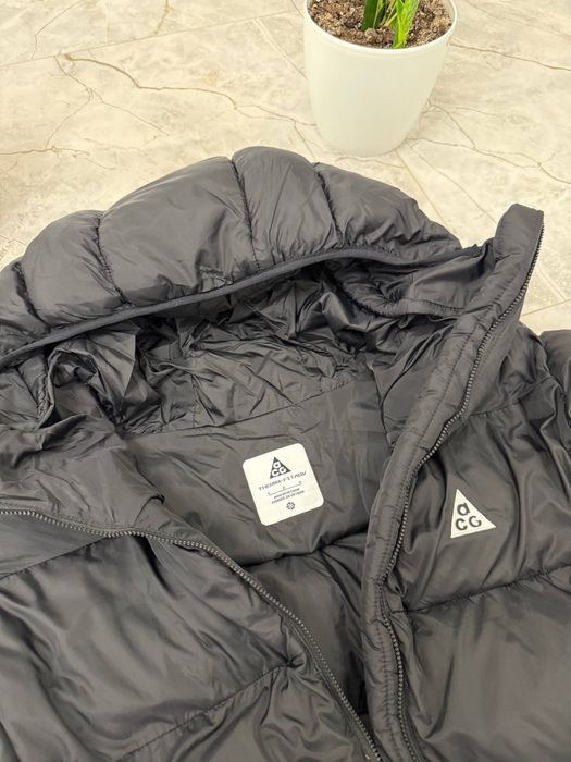 Пуховики Nike ACG білий та чорний S, M, L, XL