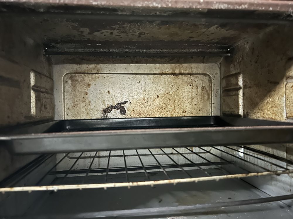 Forno Orima 42L com ferrugem