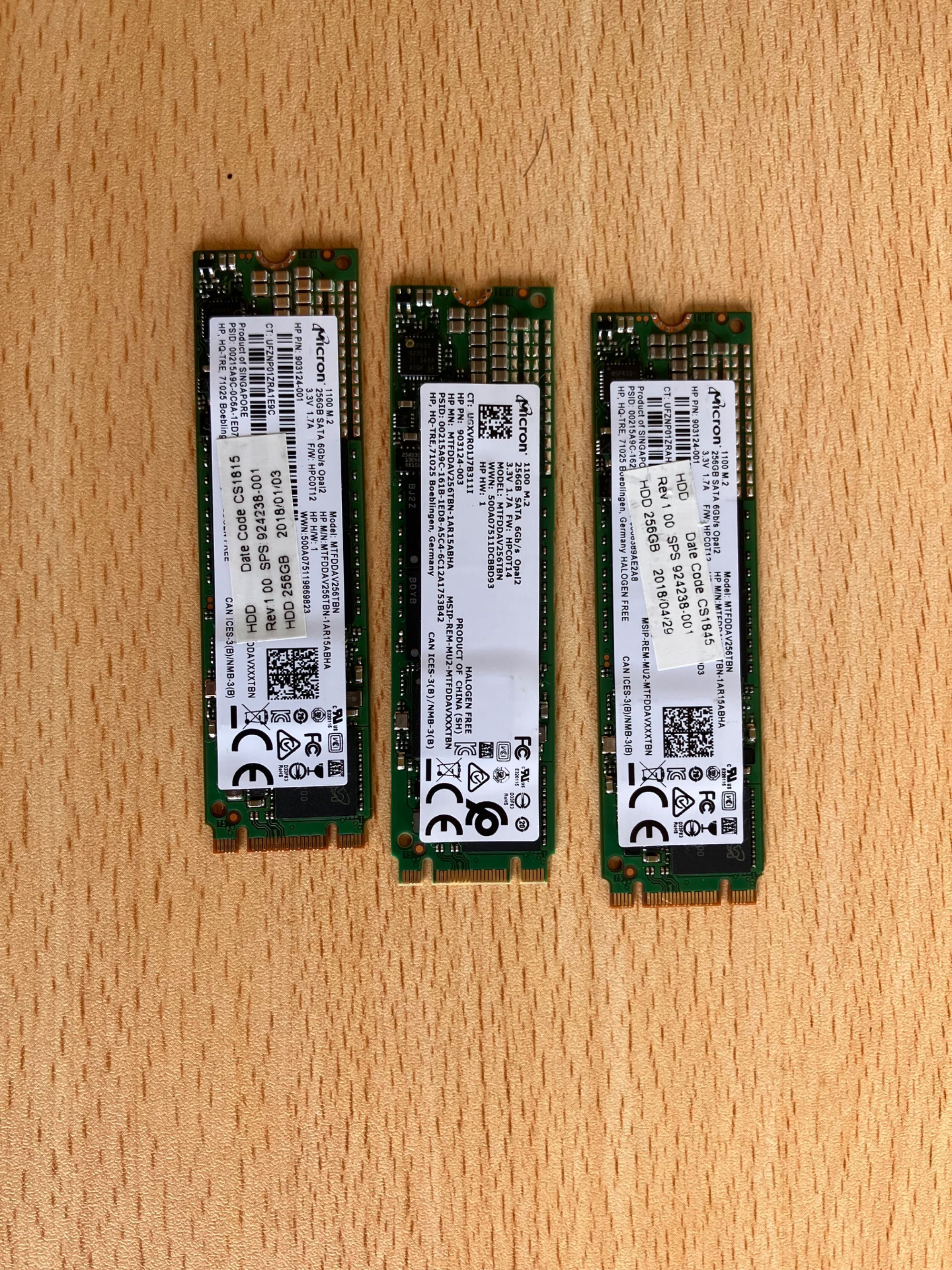 3 discos M2 SATA 256GB