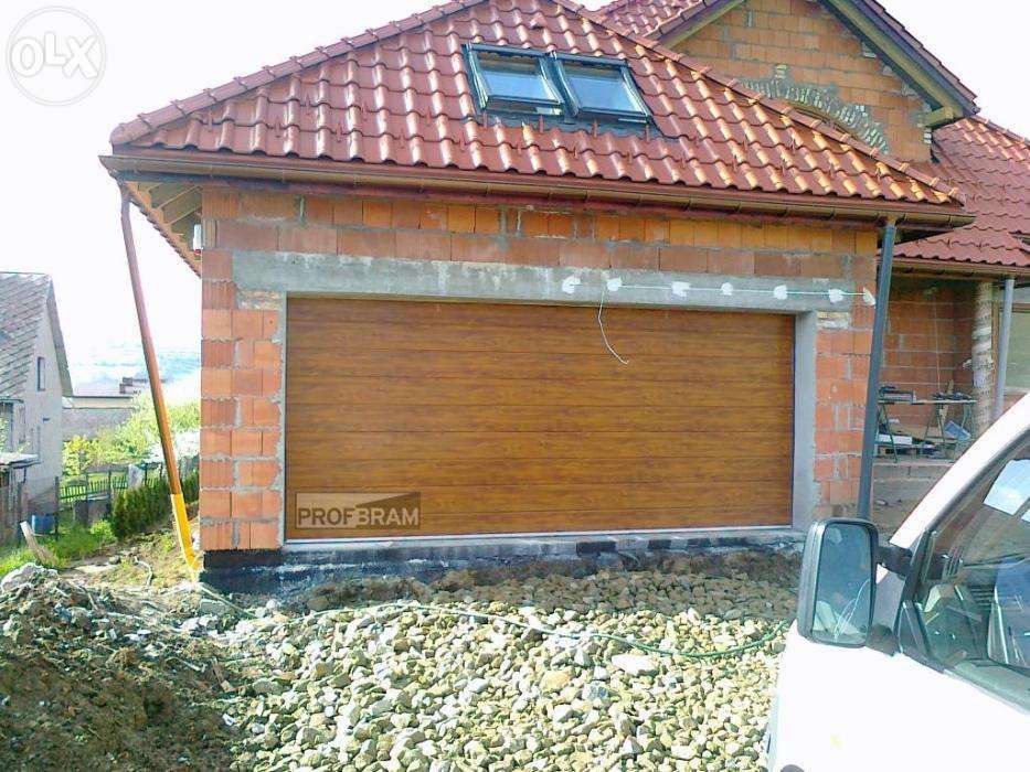 Segmentowa brama garażowa 300x200