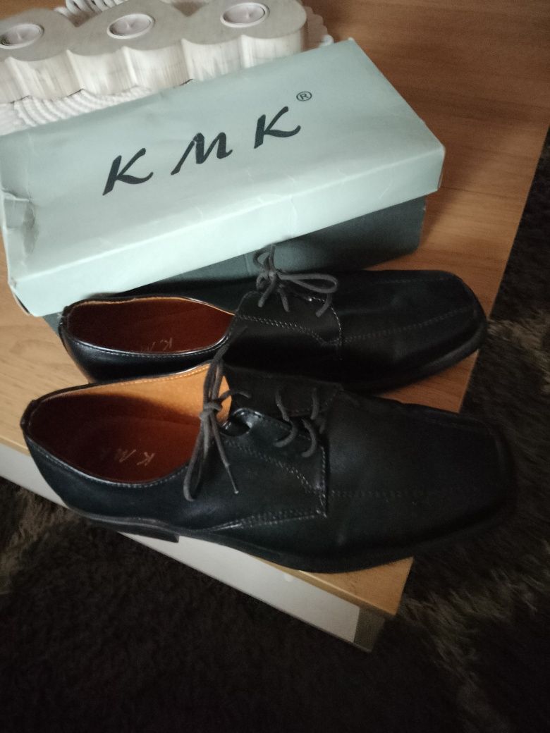 Buty wizytowe 36 nowe.