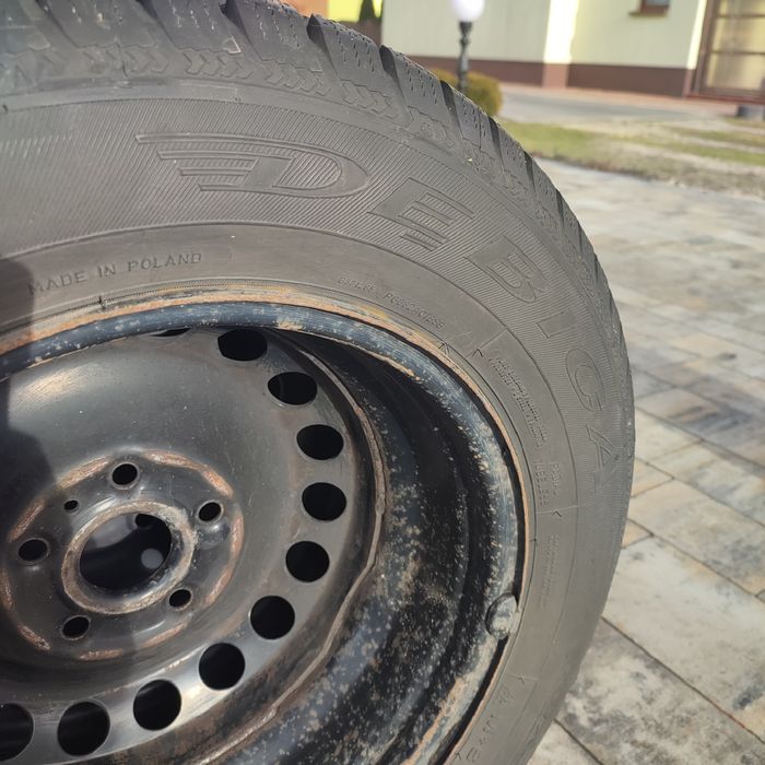 Dębica opony zimowe 195/65 r15 z felgami stalowymi