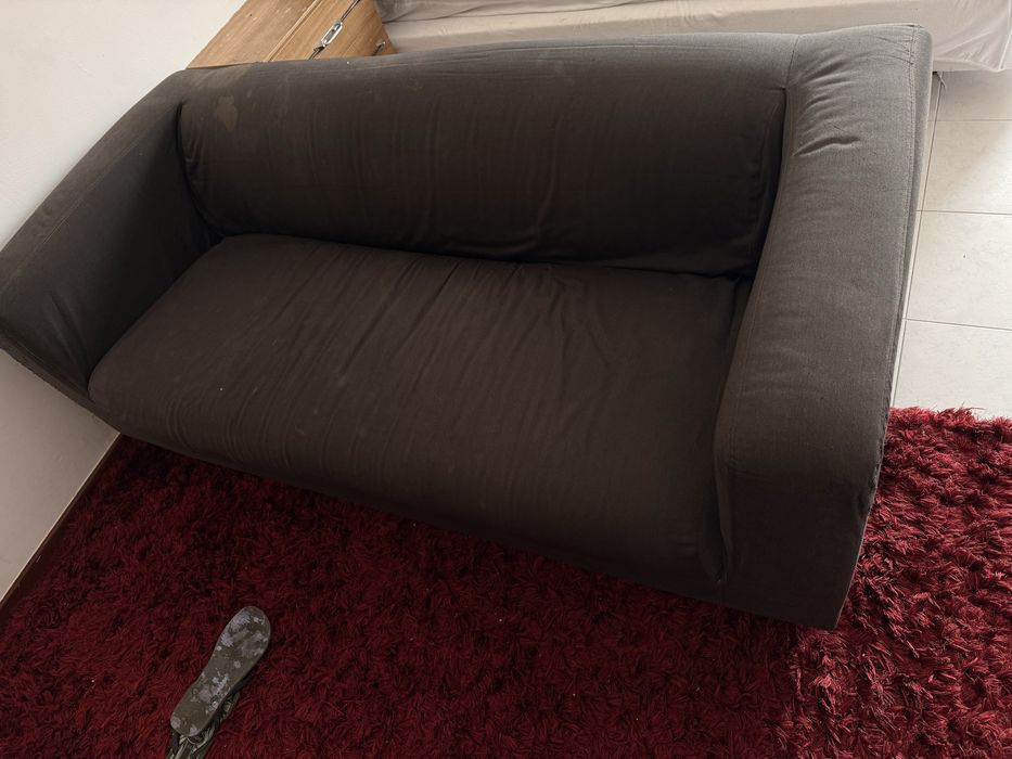 Sofa acompanha capa
