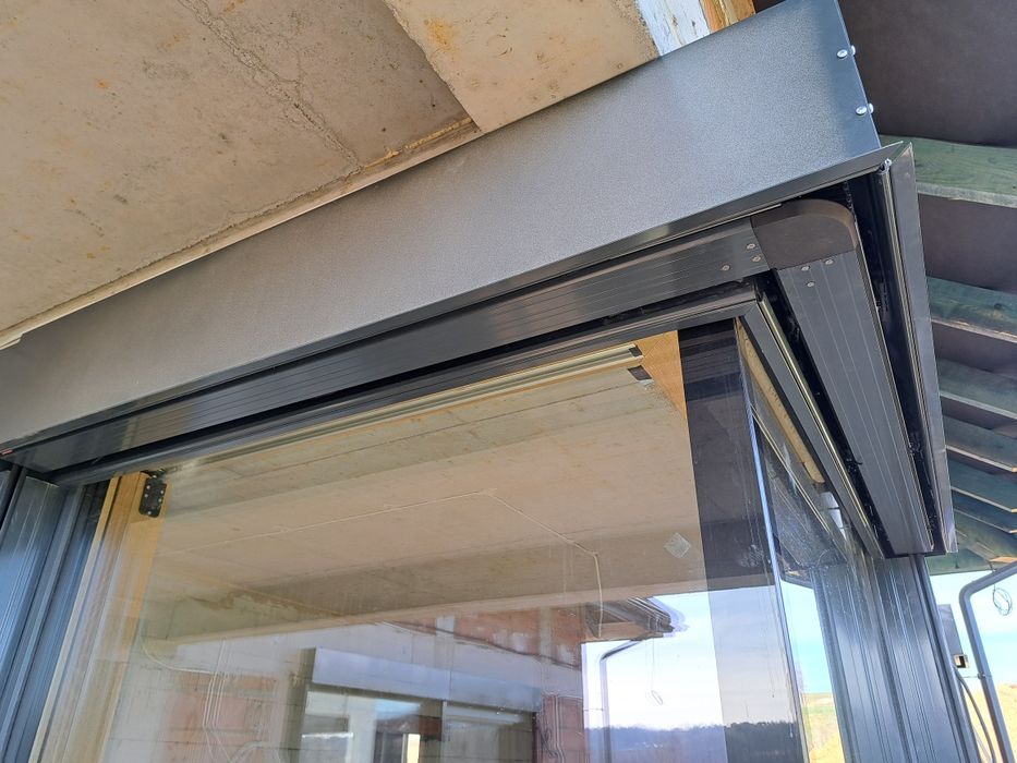 Żaluzje fasadowe z90 c80 pergola aluminiowa