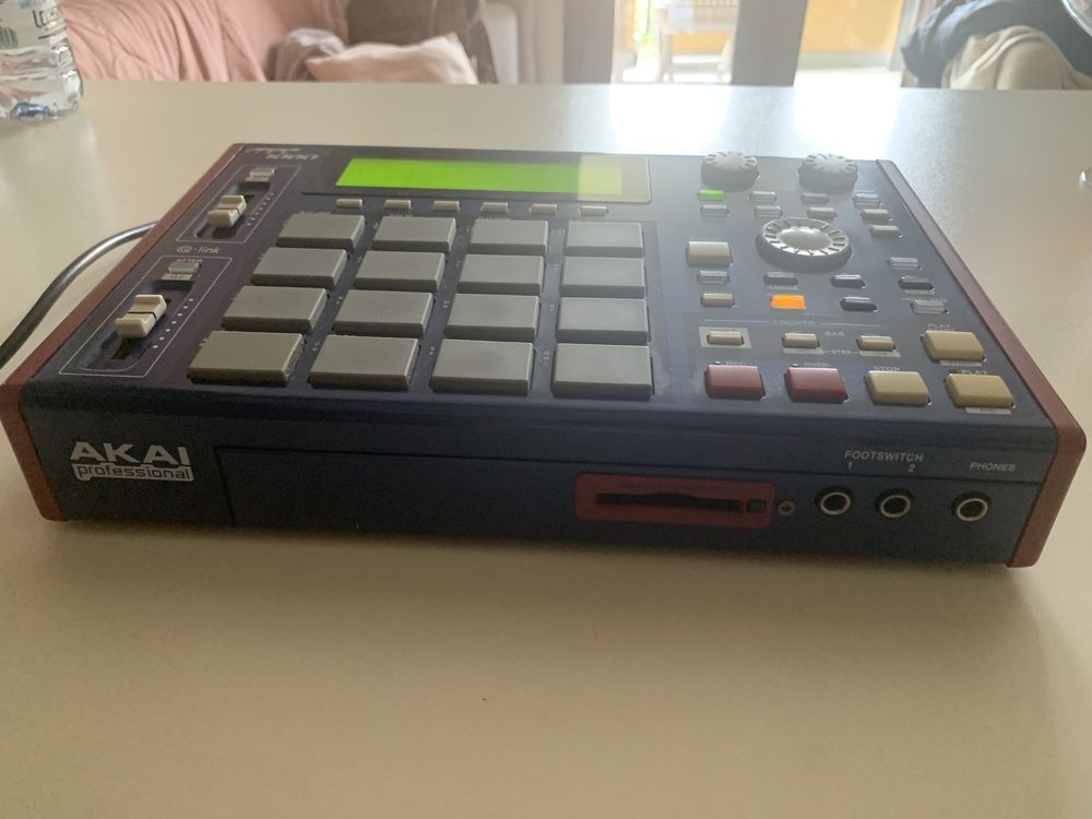 Akai mpc 1000 JJOS2XL RAM MAX128mb na caixa original otimo estado mp