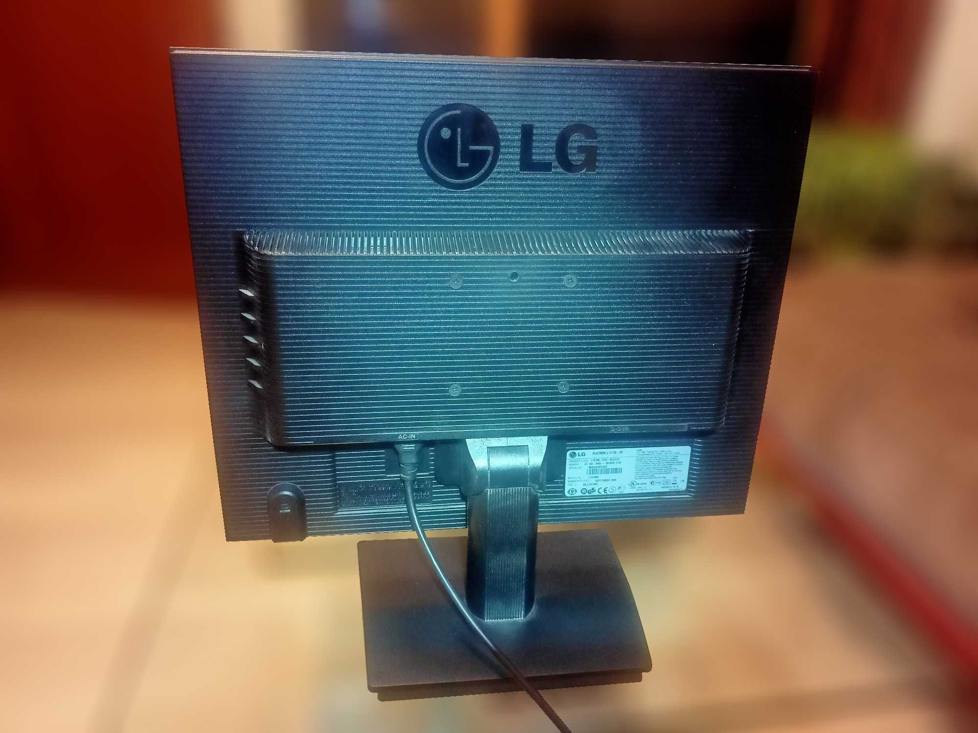 Flatron Monitor 19''
