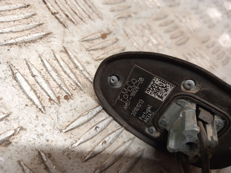 Ford c-max mk2 focus mk3 antena dachowa