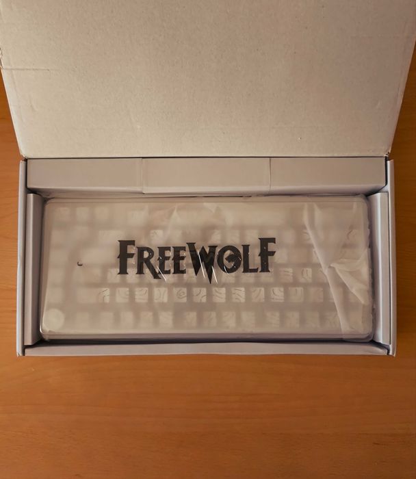 Teclado Gamer FreeWolf F75