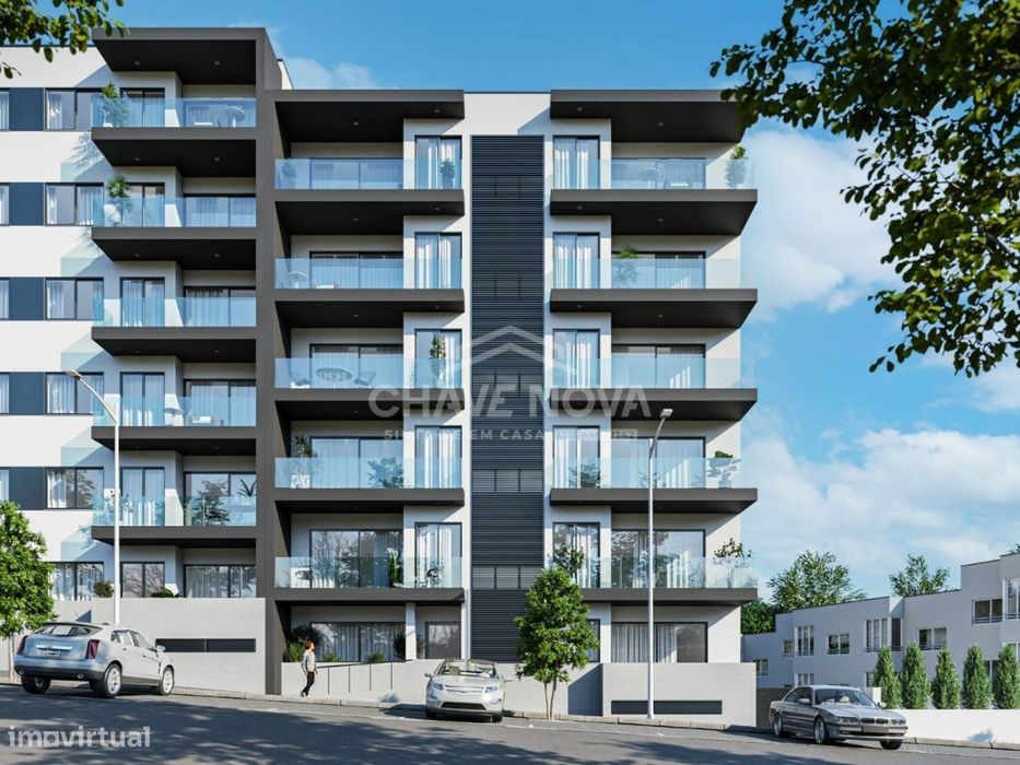 Apartamento T3, com duas frentes, varandas, LG