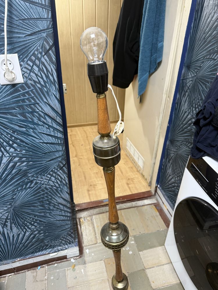 Lampa podlogowa