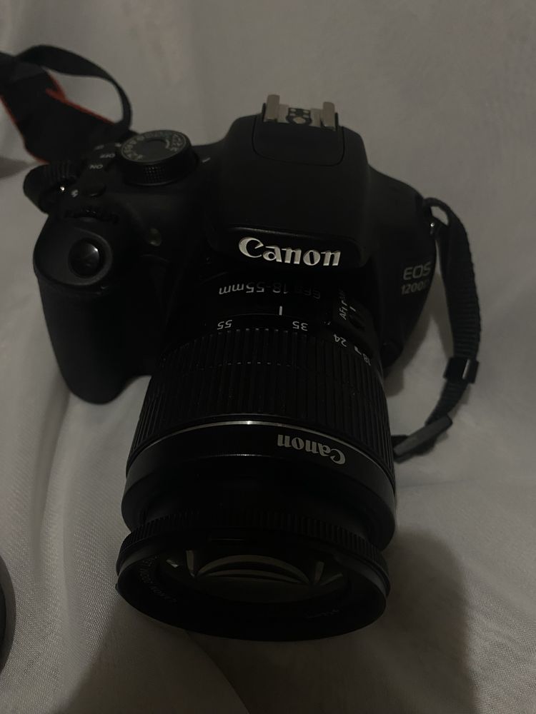 Фотоапарат Canon 1200D