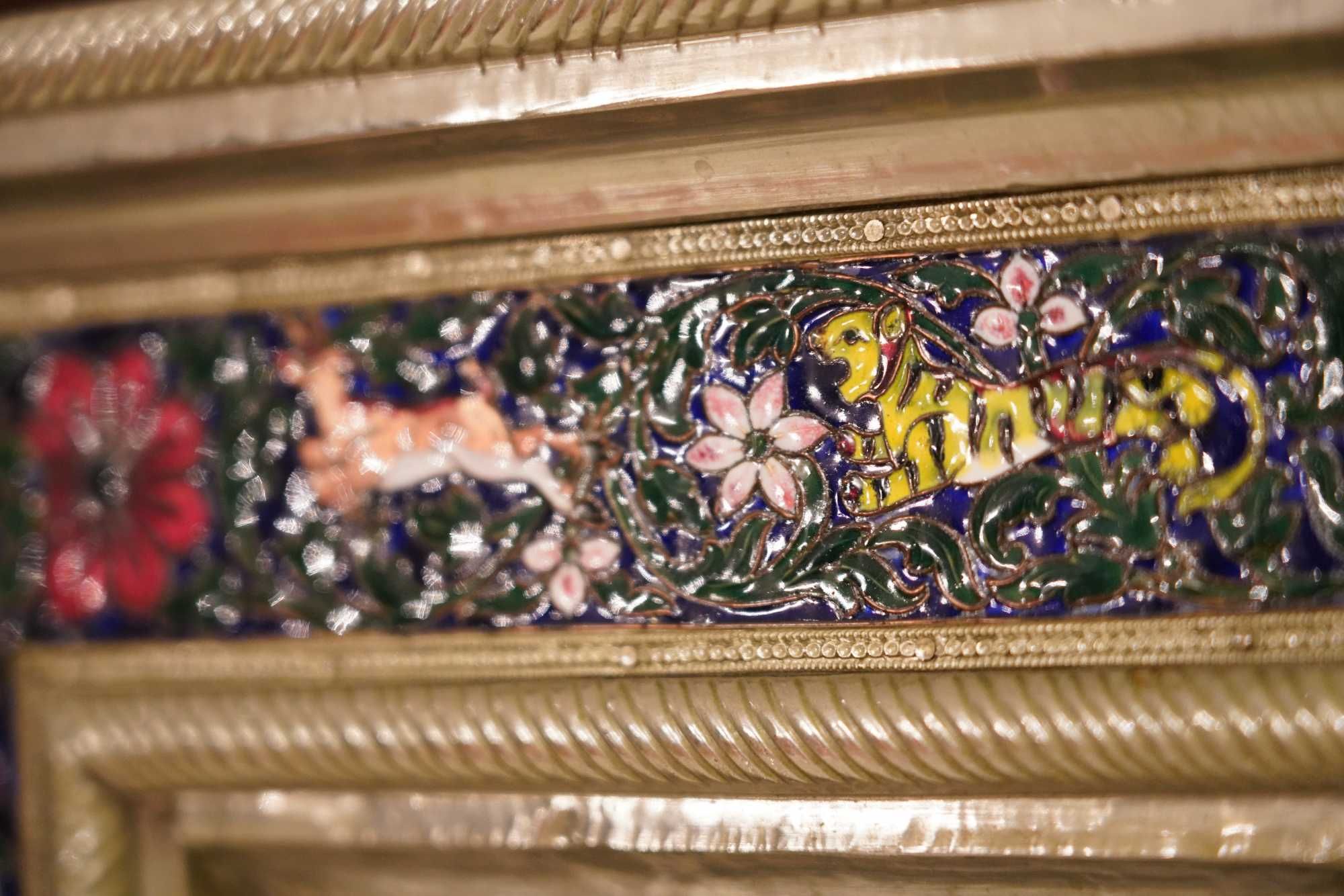 Quadro Relíquia com Moldura em Estanho