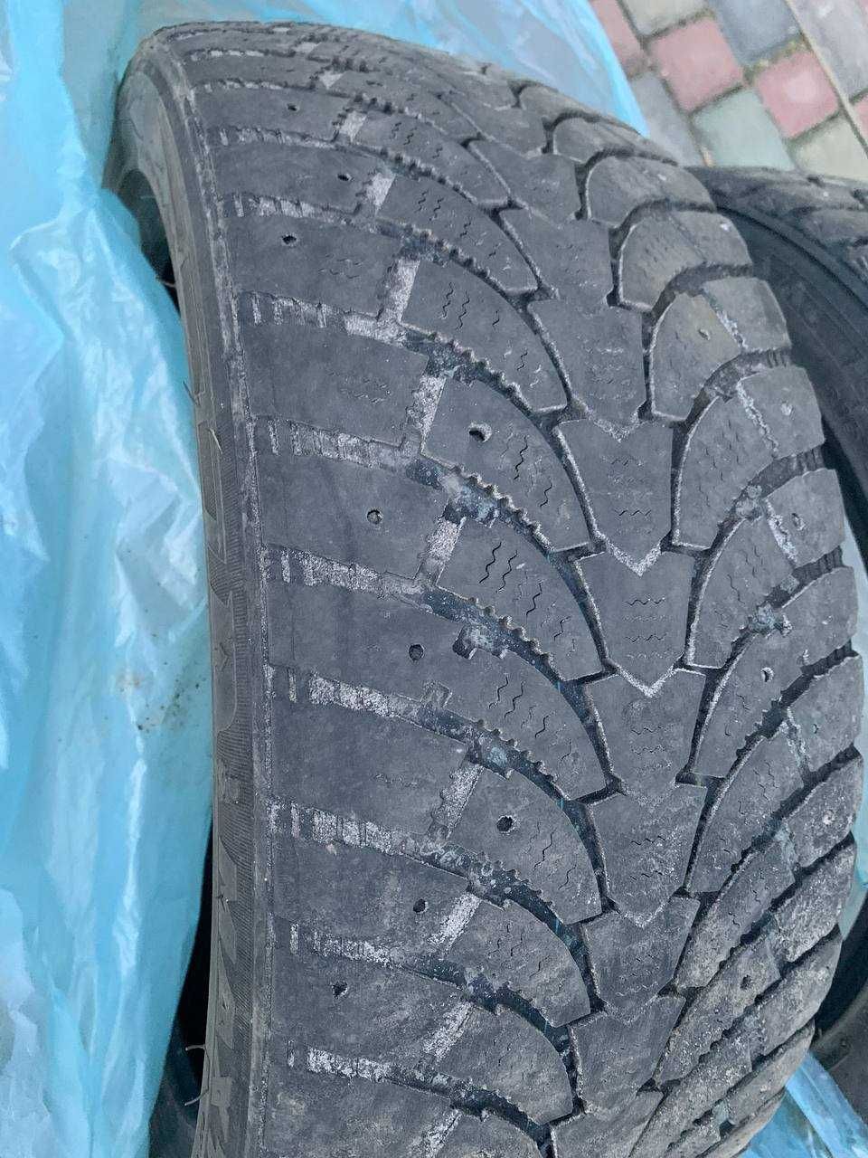 Зимова резина MaxTrek m900 215/45 r17