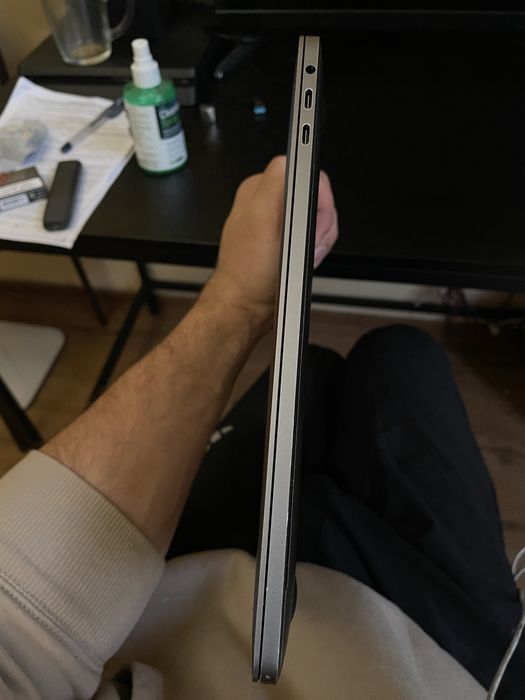 MacBook Pro 2017 - core i7 16/256gb
