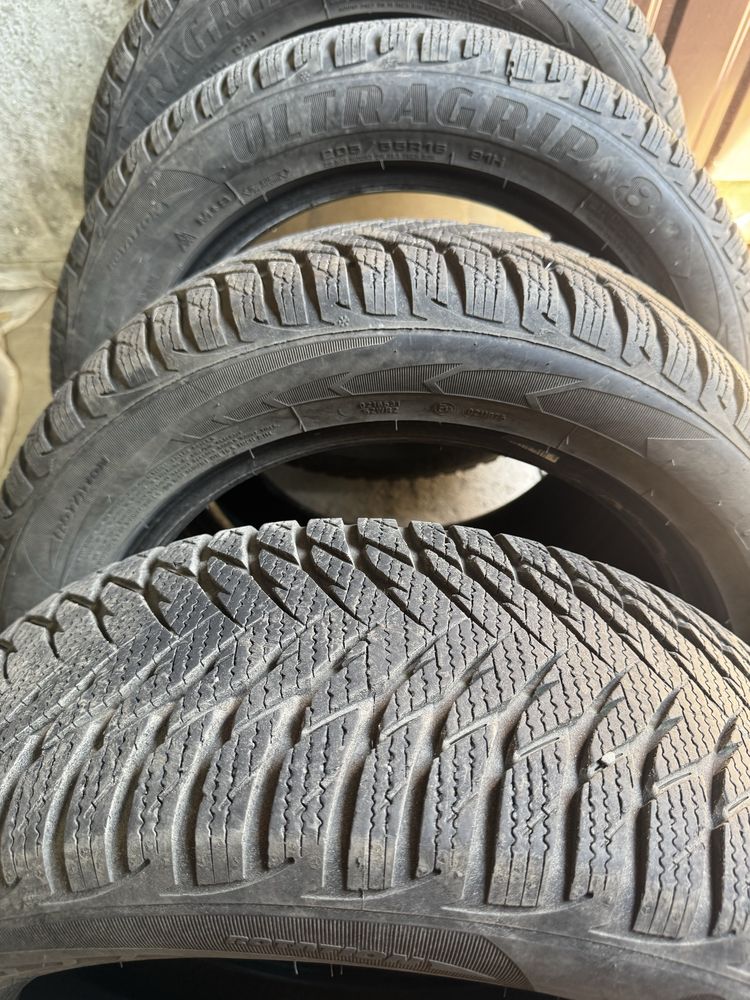 Продам комплект зимней резины Goodyear Ultragrip 8 205/55 R16