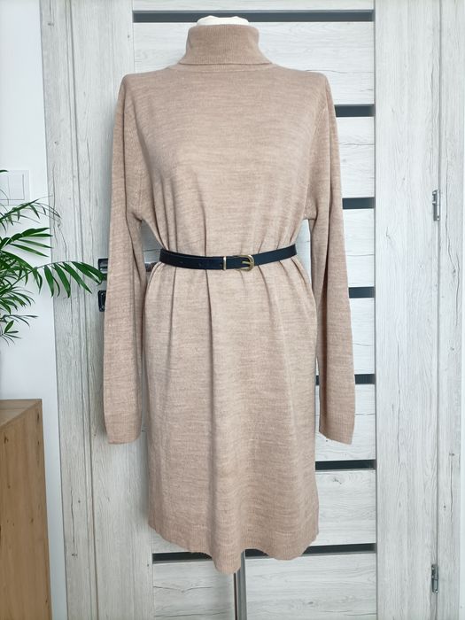 Sweterek sukienka sweterkowa na jesień zimę golf beżowa długi rękaw