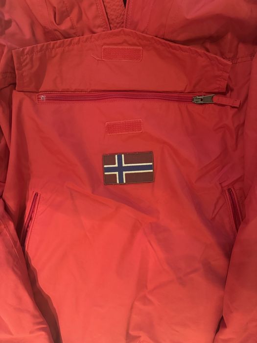 Продам нову  Куртку Napapijri XXl Торг можливий