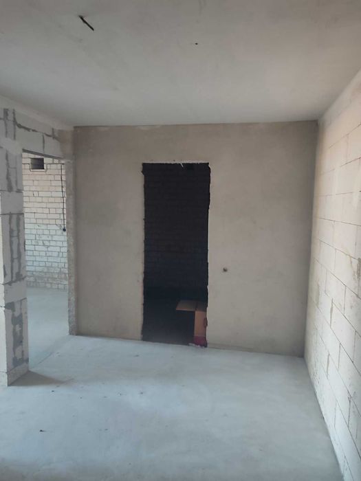 Продам 1 кiмнатну квартиру по вул.Багряного 39,ЖК Олександрiвський