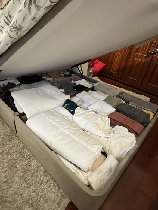 Cama sommier 1,6x2m com arrumacao e colchao Ema