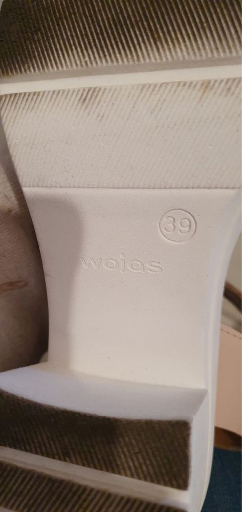 Sandały Wojas na obcasie