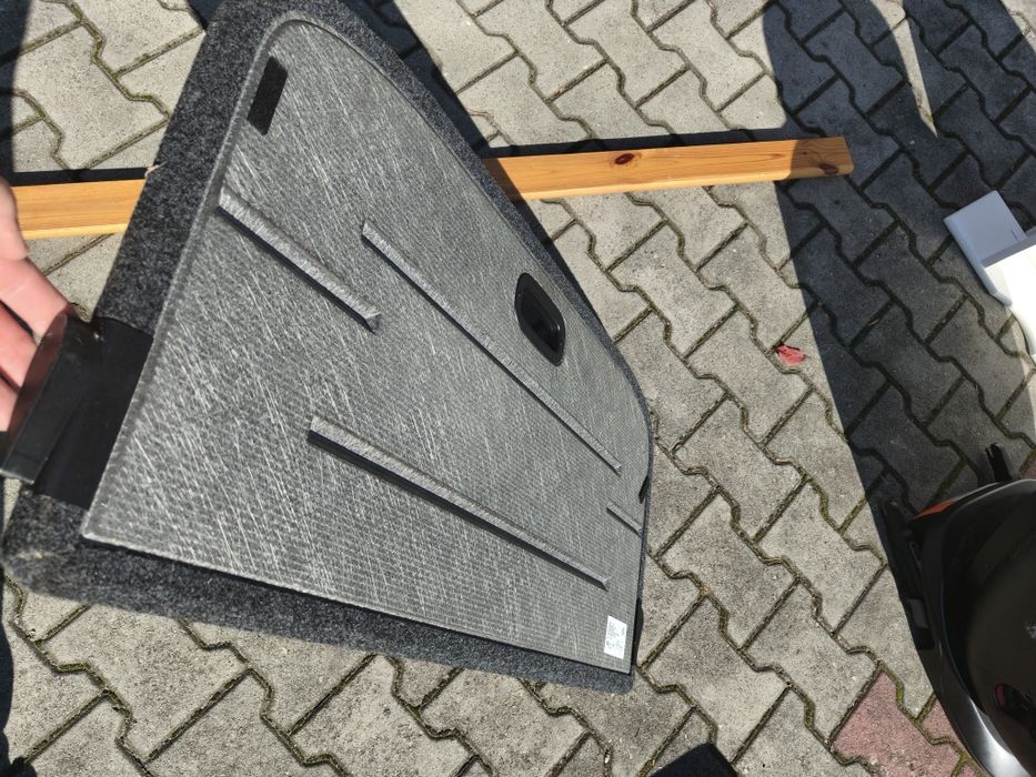 Podłoga, wykładzina bagażnika volkswagen up