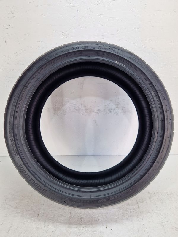 Opony Bridgestone Potenza S005, 235/35r19/91y