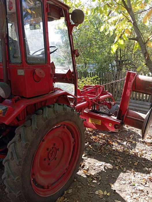 Продам два трактори Т-16 в гарному стані з ротор кою + граблі