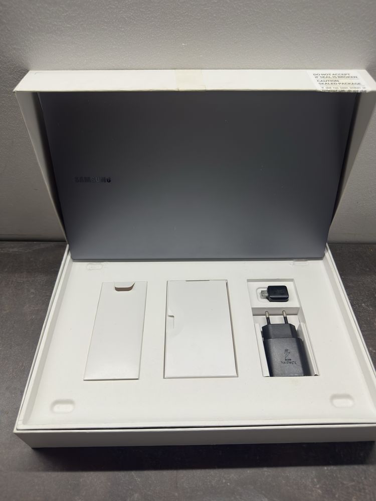 Samsung galaxy book S 8/256 i5-l16g7