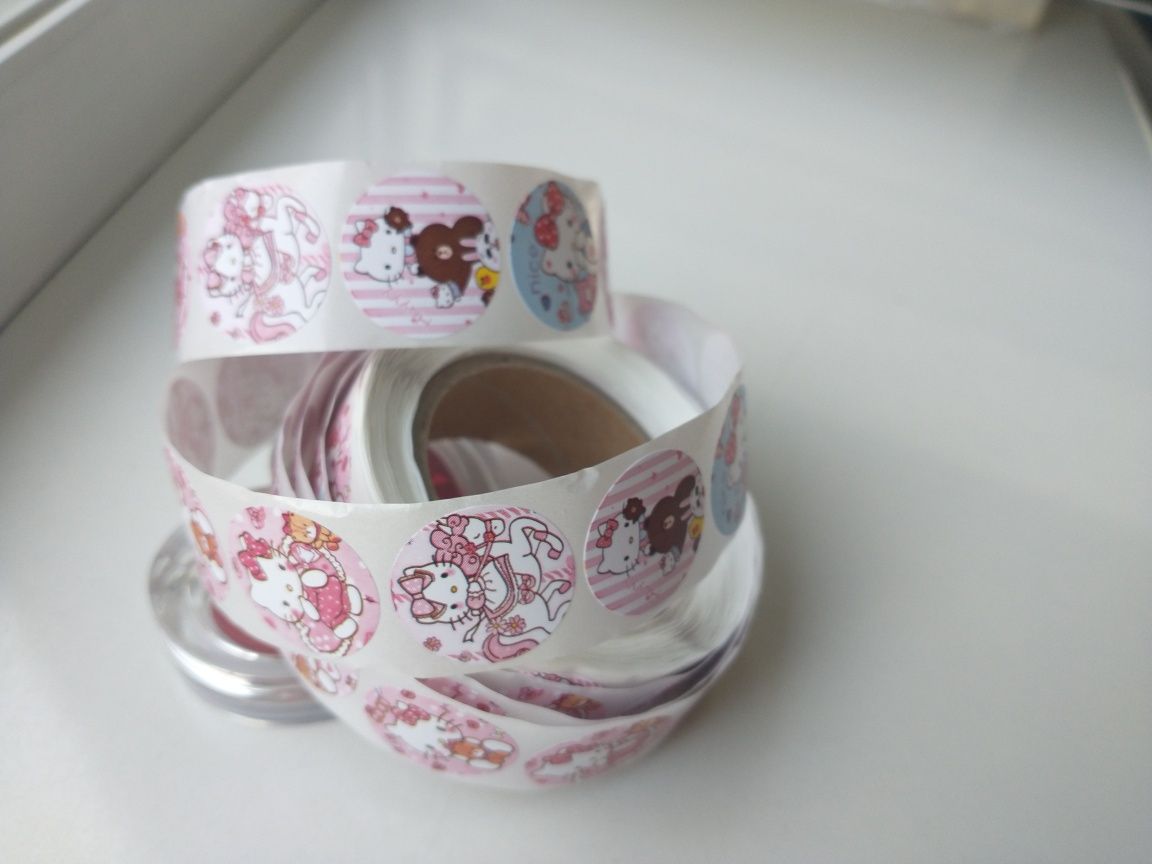 Naklejki naklejka wlepka rolka 500 sztuk Hello Kitty kawaii
