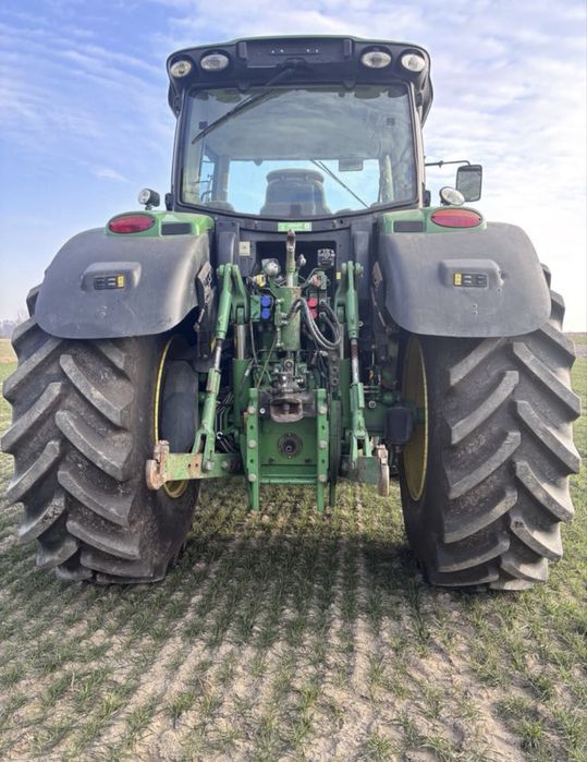 Sprzedam ciągnik John Deere 6210 R