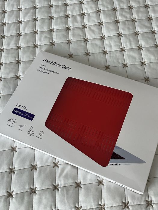 Чехол на MacBook