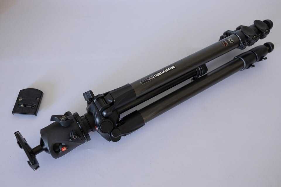 Tripé Manfrotto MT57-3 + cabeça de rótula MHT57 + sapata 410 PL