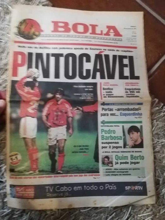 Quatro jornais antigos