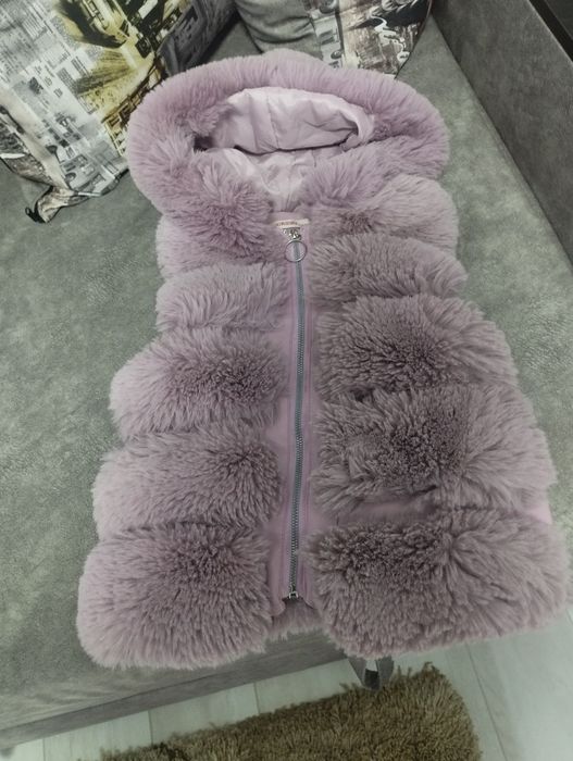 Продам детскую желетку состояние новой