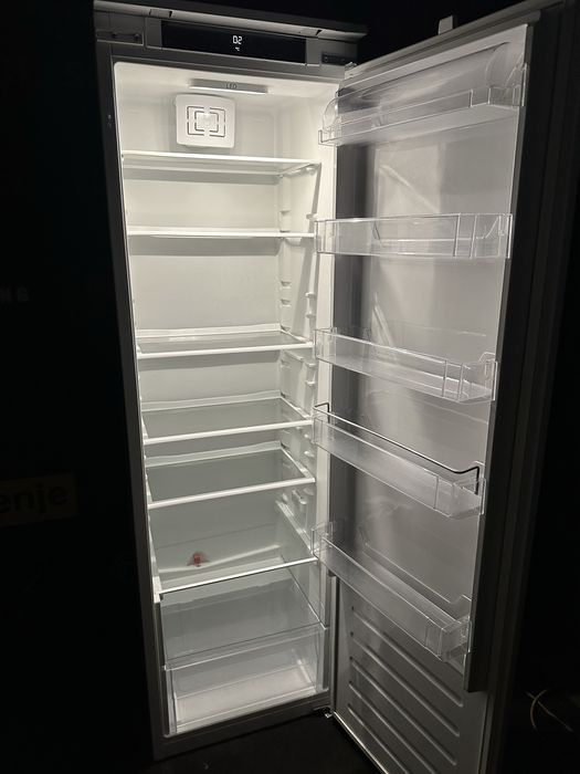 Вбудований холодильник IKEA /2022 рік/LED / 310 л/ холодярка