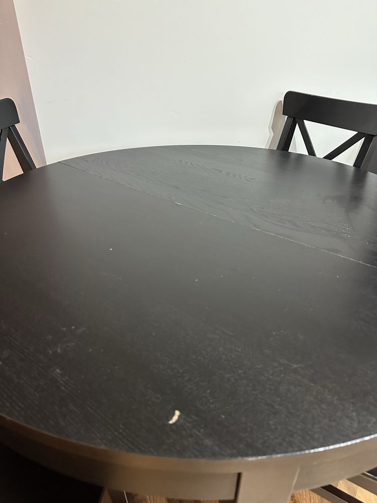 Okrągły, rozkładany stół z IKEA + 4 krzesła