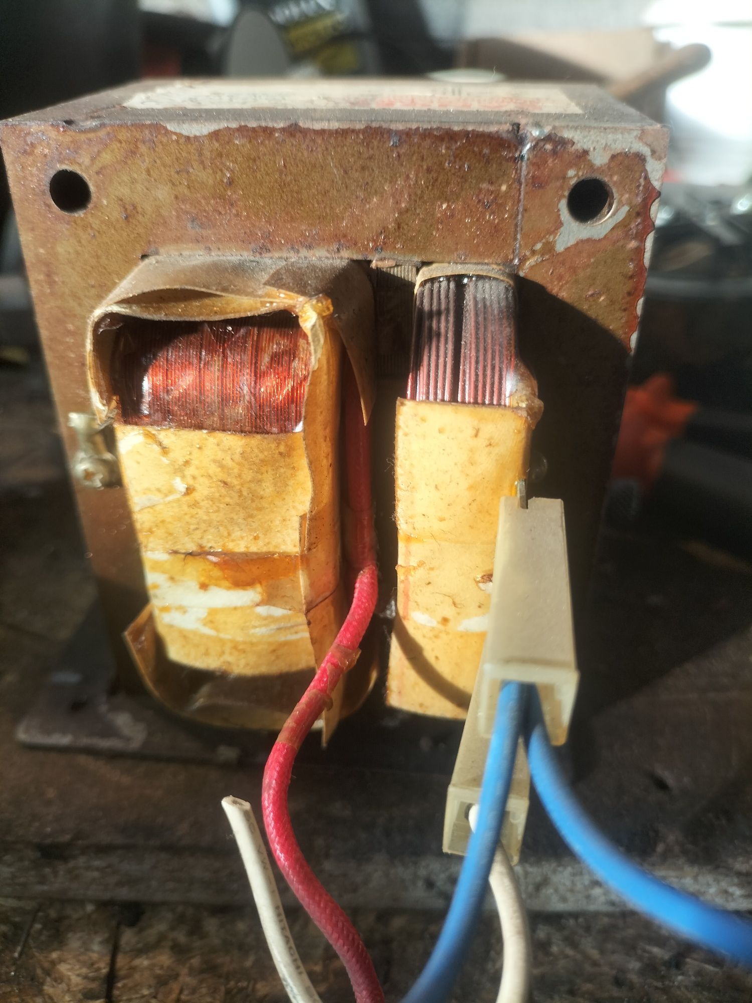 Transformator elektryczny