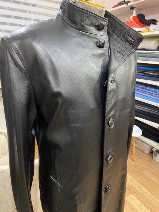 Шкіряний плащ чоловічий