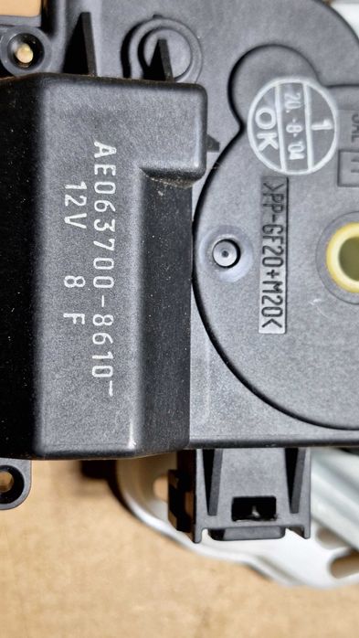 Toyota silniczek nagrzewnicy AE063.700.8610, 113.800.2051 Denso