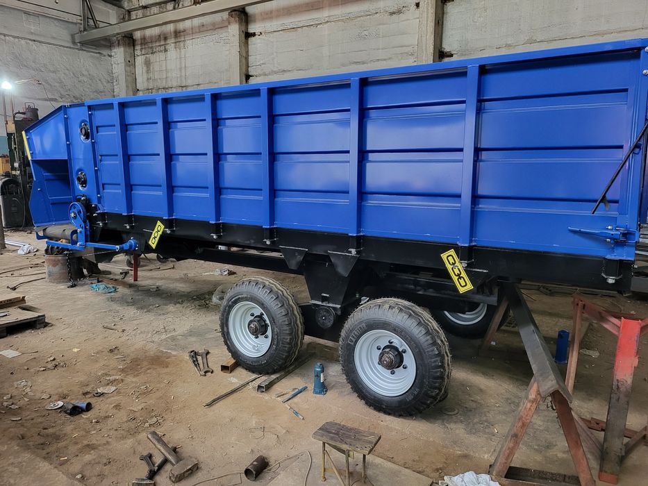 Кормороздавач КТУ-10 на балансирном ходу