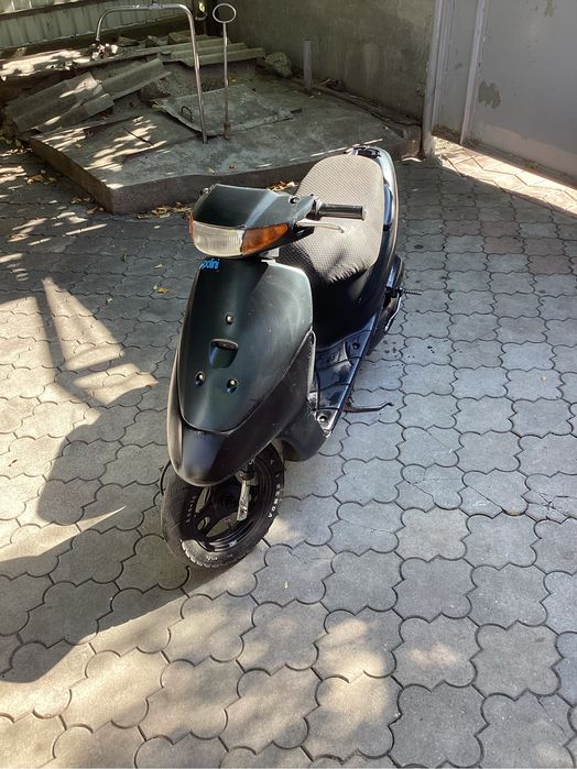 Suzuki lets 2 old