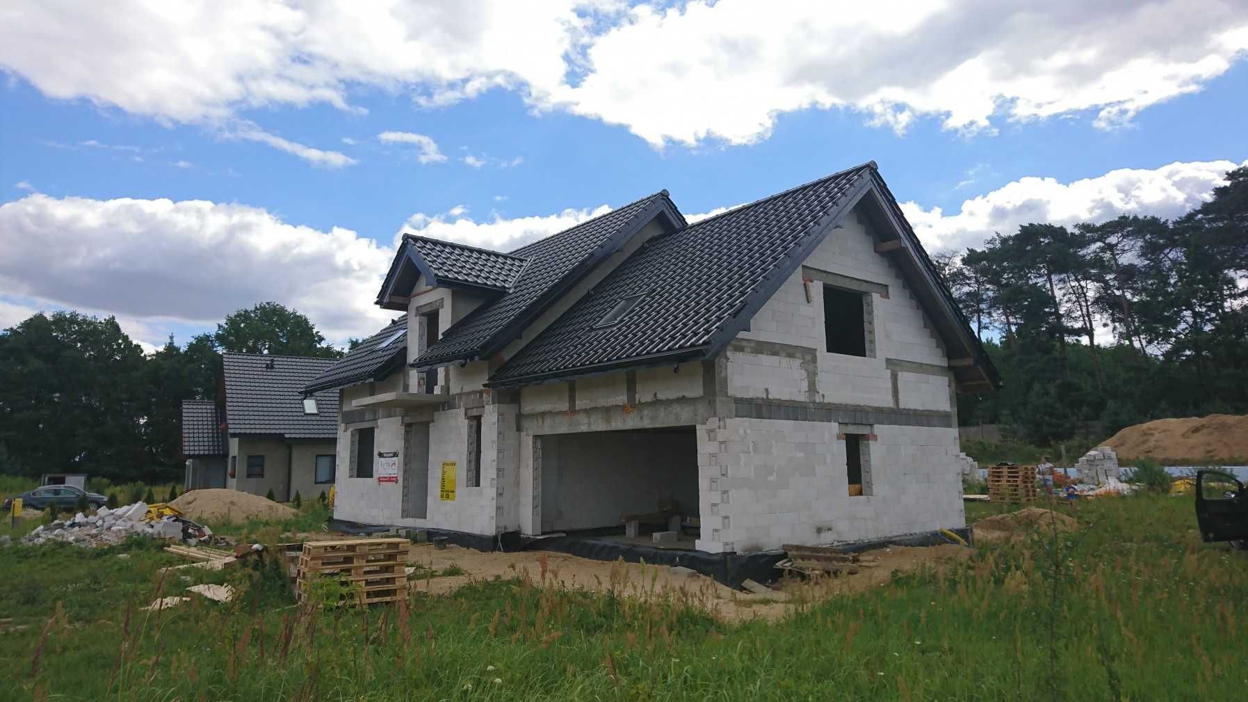 Budowa domów, stany surowe, fundamenty, murowanie, stropy, dachy.