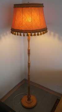 Lampa stojąca z okresu PRL