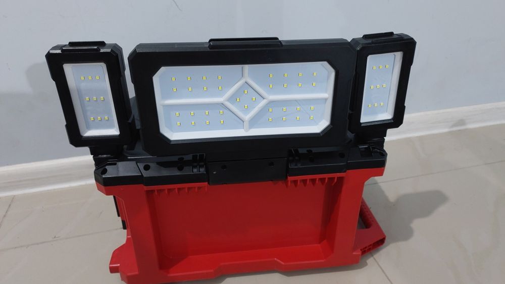 Ліхтар акамуляторний Milwaukee Packout M18 POALC